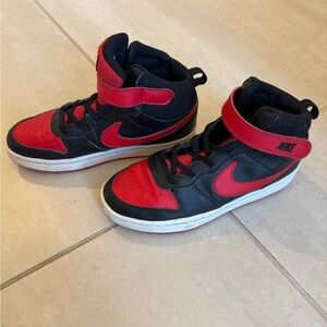 Boys High Top Nike’s size 3Y